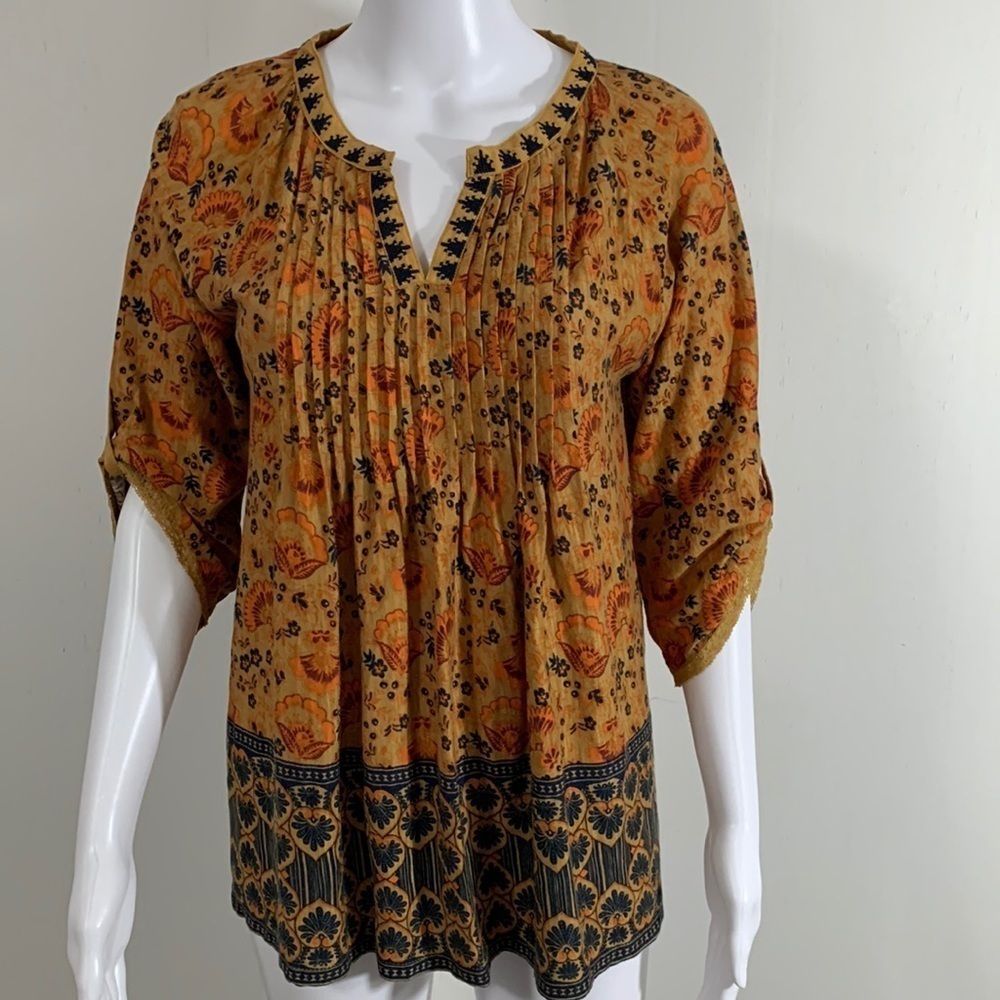 Vintage America Boho top Size Small v neck pleated and flared underneath that